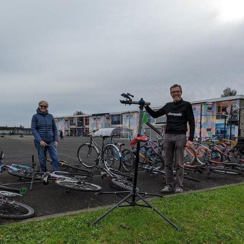 Thank you to Achim and Alison from Ards and North Down Cycling Club for carrying out safety checks on our pupils’ bicycles